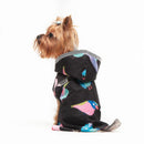 Yorkshire de dos portant un imperméable pour chien à motifs oiseaux