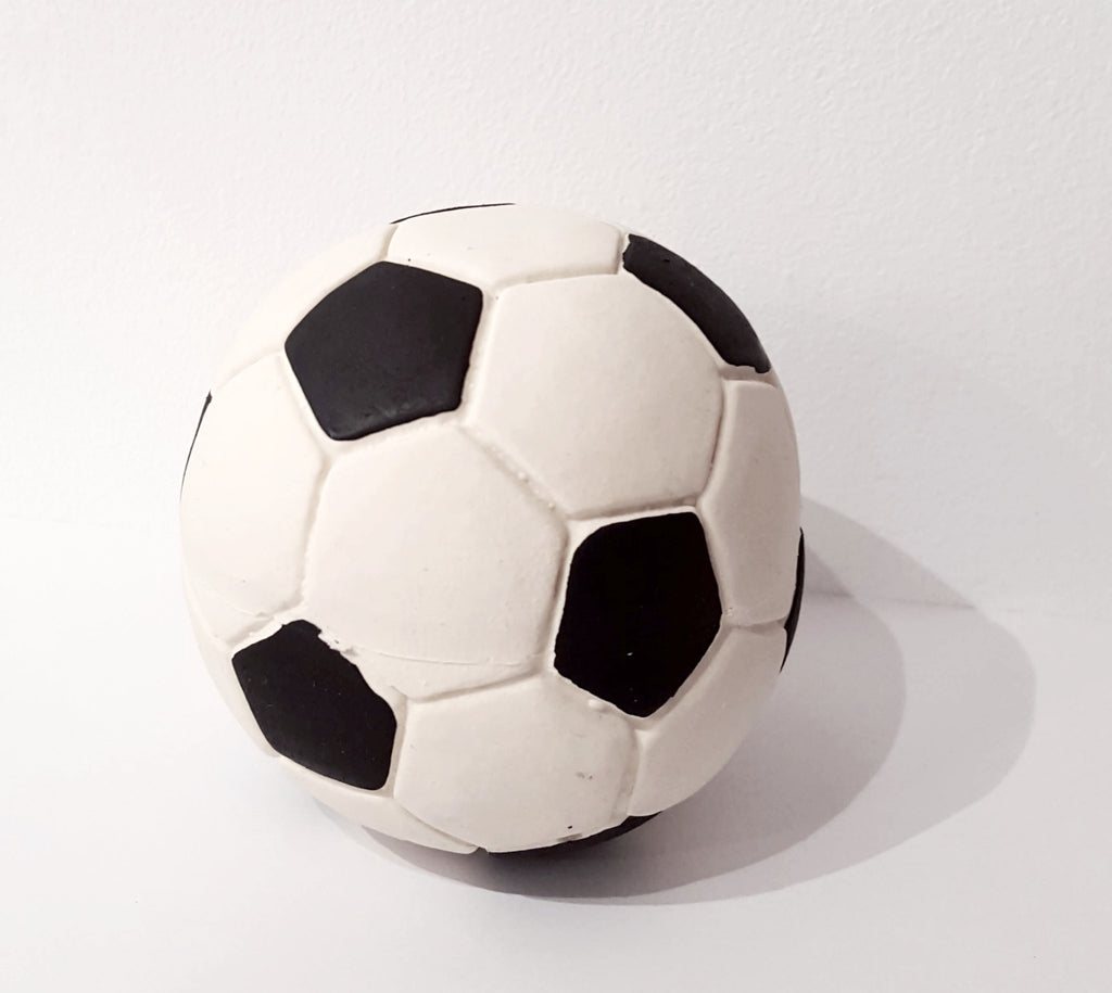 Ballon de foot pour chien en latex naturel - Hariet & Rosie