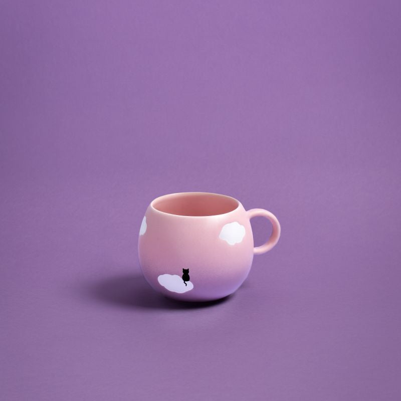 Tasse Nuage en grès – Édition Rose Satinée avec chat noir