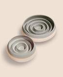 Gamelle anti-glouton pour chien en céramique grise