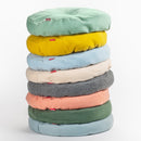 Lits ronds pour chat empilés